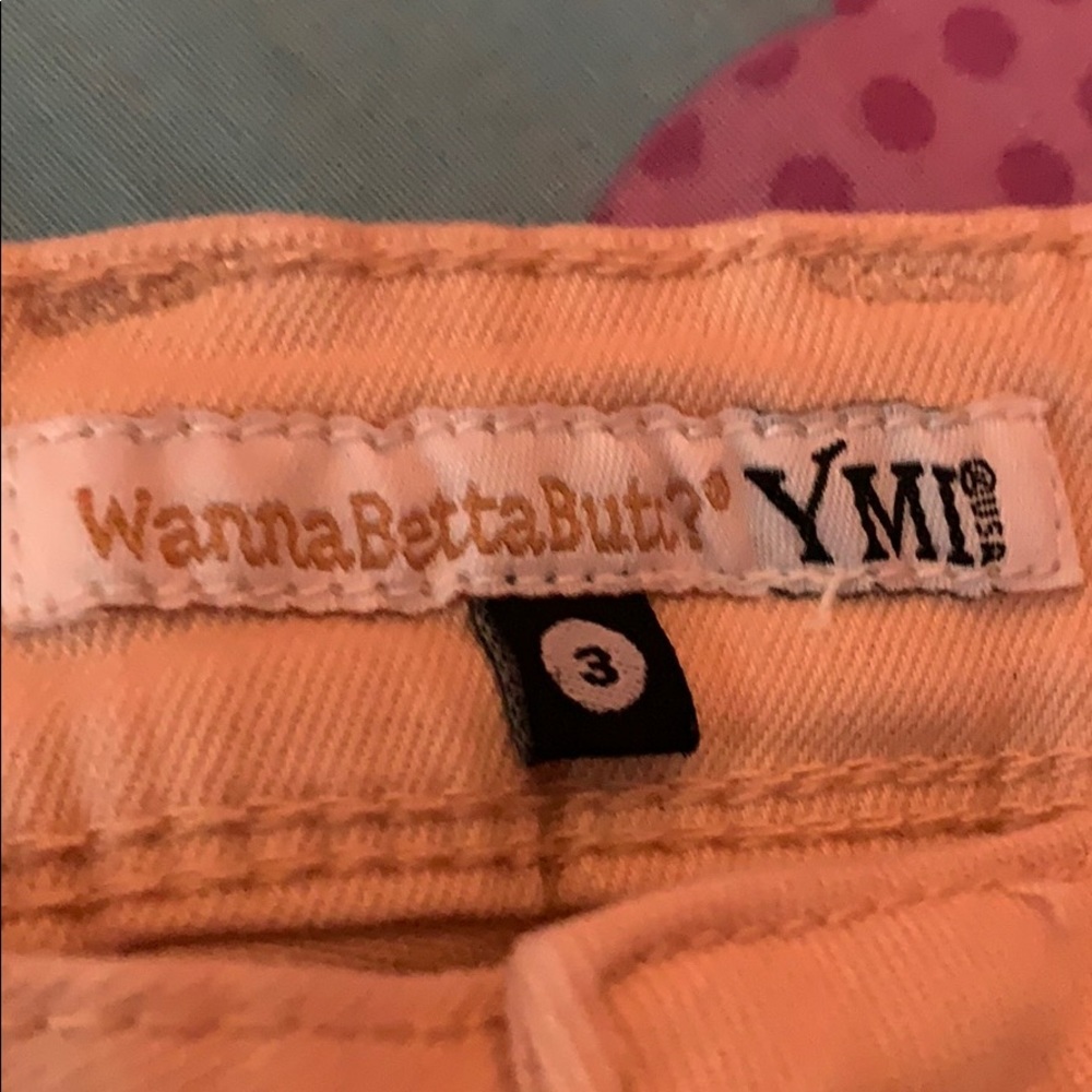 Shorts - Picture 3 of 3